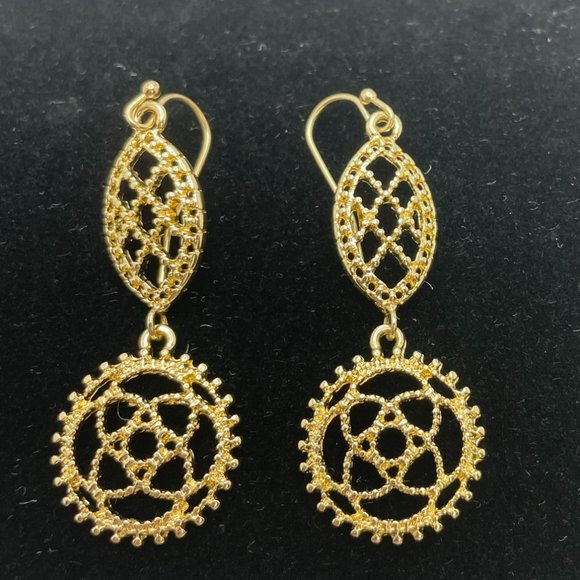 Gold Y filgran necklace and earrings set - Picture 3 of 3